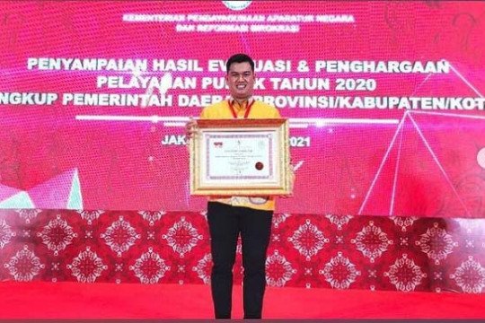 DPMPTSP Kota Palembang Menerima Penghargaan Pelayanan Prima dari Menpan-RB