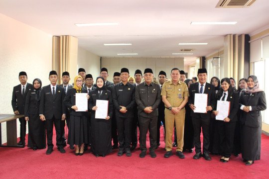 Pelantikan 17 Pejabat Fungsional Penata Kelola Penanaman Modal (JF PKPM) Perkuat Tata Kelola Investasi Daerah